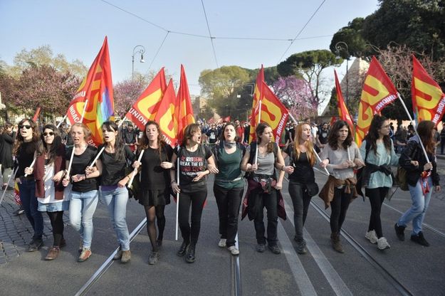 Roma, il corteo degli euroscettici, Euro Stop