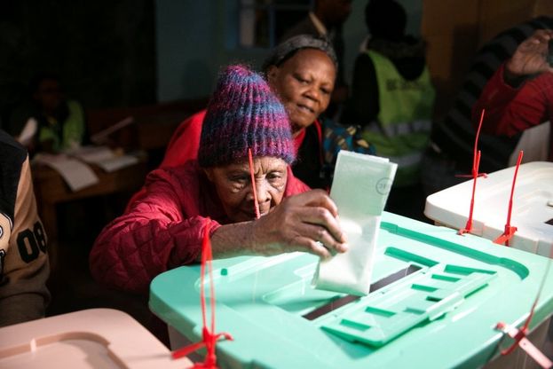 Kenya alle urne, a 102 anni vota la donna più vecchia del Paese