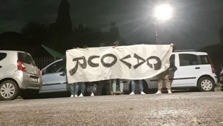 "Distinti saluti romani", il messaggio degli studenti fascisti agli occupanti del Cavour dopo il caso De Merode