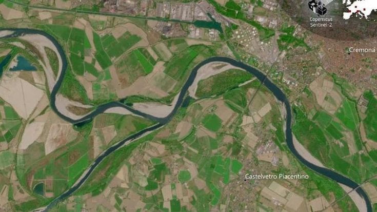 Siccità, satellite Copernicus Sentinel-2 fotografa il Po in sofferenza: sabbia al posto dell’acqua