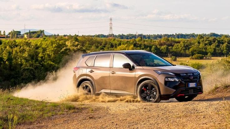 Nissan X-Trail, 25 anni e non sentirli: il Suv familiare brilla anche in off-road