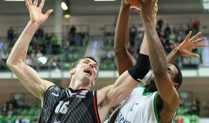Basket, Eurolega: terzo ko per Siena, Milano crolla a Madrid