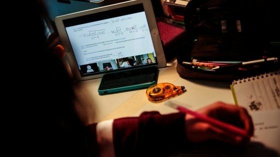 Coronavirus, tecnologia essenziale in casa per il 79% degli italiani