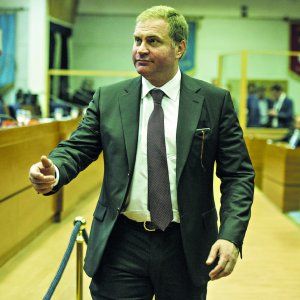 La politica della resa