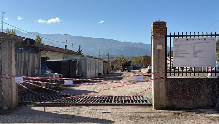 Tragedia in un cantiere, nel Sannio: guardia giurata schiacciata e uccisa da un cancello