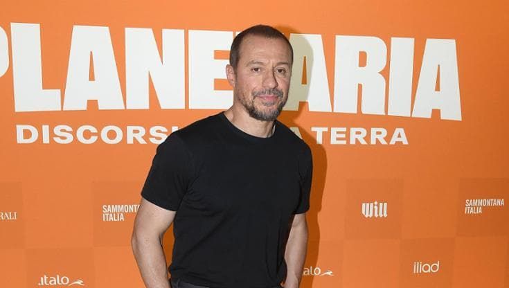 Stefano Accorsi: “Sul clima l’ansia ci paralizza, ma con empatia e scienza possiamo fare qualcosa”