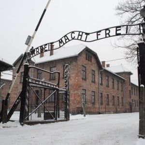 Polonia, sarà reato definire "polacchi" Auschwitz e gli altri lager nazisti