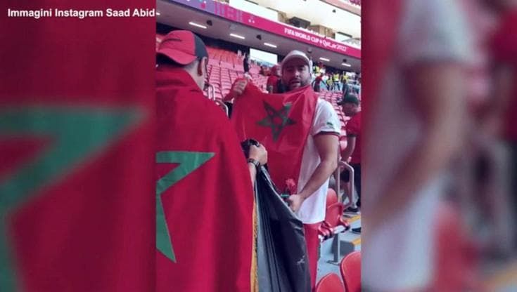 Mondiali, il blogger Saad Abid guida i tifosi del Marocco a ripulire stadi