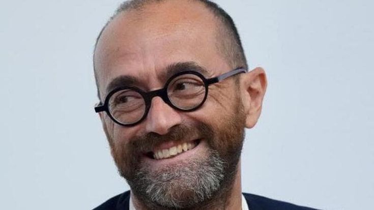 La festa di compleanno del dirigente con regalo via Iban diventa un caso: Aldo Patruno la annulla. “Mi scuso con gli 800 invitati”