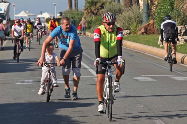 Bici, bambini e sole, è Corso Italia senza auto