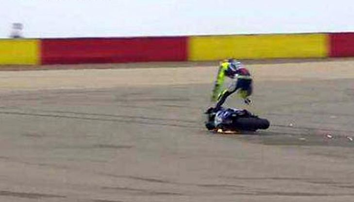 MotoGp, la caduta di Rossi ad Aragon