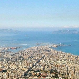 Trapani, ritorna l'acquain zone centro storco a secco