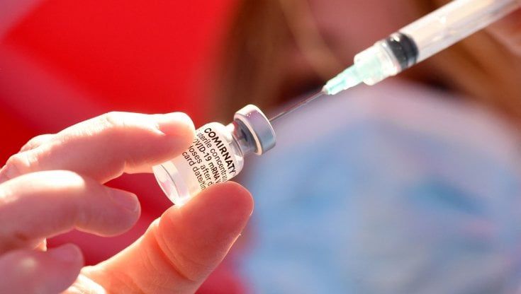Coronavirus, 4 milioni di dosi di vaccino somministrate in un giorno negli Stati Uniti
