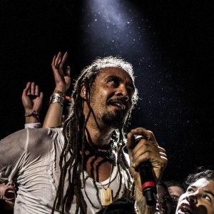 E Franti sorrise: "Cantavo l'odio, ora porto amore"