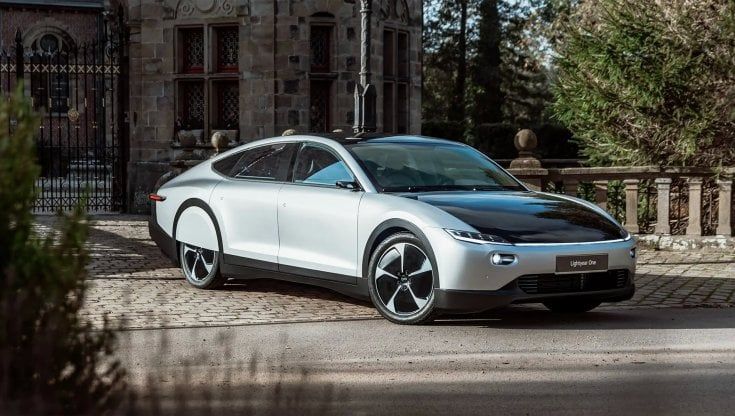 Lightyear e Arval, una partnership per il noleggio dell'auto solare