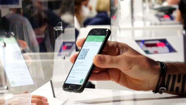 Il Covid dopo la prima dose, niente Green Pass: beffa per trecento