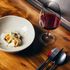 Nel mini ristorante da 4 posti dove il menu è fisso e costa 150 euro a persona (bevande escluse)