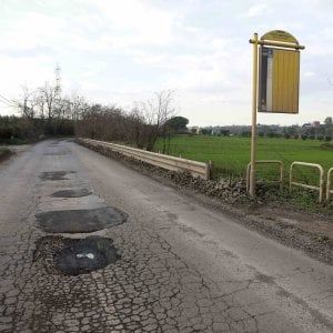 Buche a Roma, costruttori: "Strade groviera ma bandi fermi"