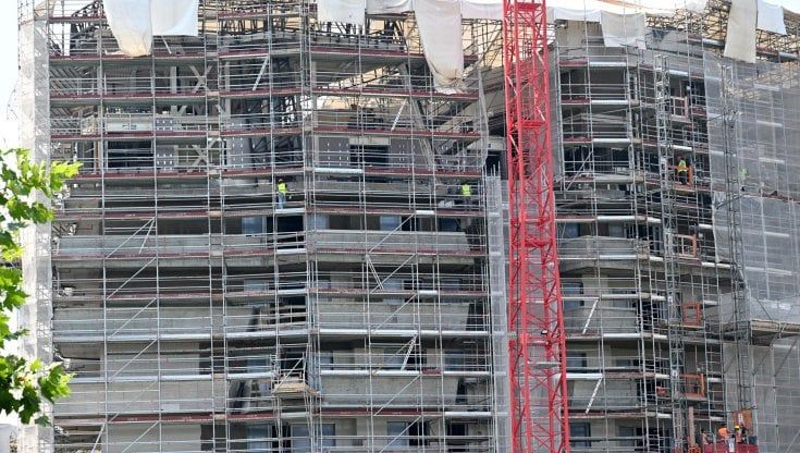 Superbonus, dal taglio della detrazione a nuove misure sblocca-crediti: le modifiche sul tavolo del governo