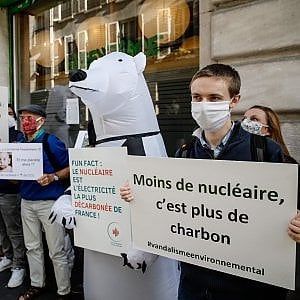 La Francia stacca la spina dopo 43 anni alla centrale nucleare più vecchia del Paese