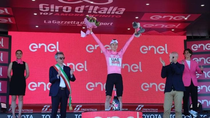 Ritorna il Giro d’Italia a Napoli, traguardo a piazza Plebiscito