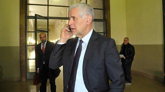 Caso Maugeri, la difesa di Formigoni: "Non è stato sottratto un euro destinato ai malati" 