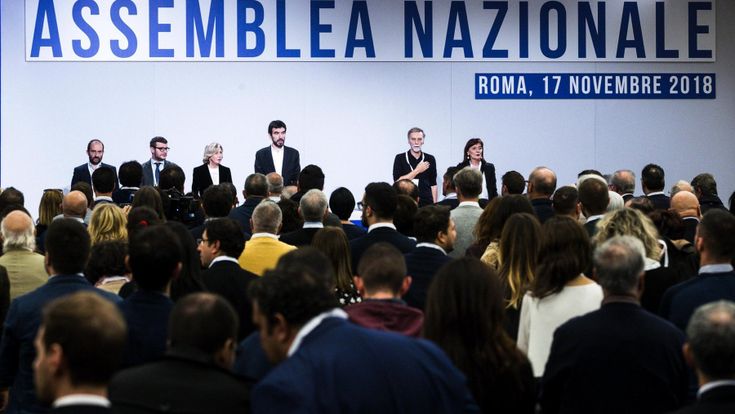 Congresso Pd, i renziani alla finestra. Boschi: “Andarcene no, ma il partito va rifatto”