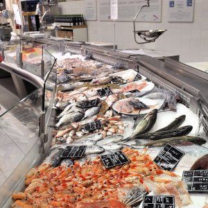 Sui banchi di Eataly a "caccia" di pesce buono, povero e giusto