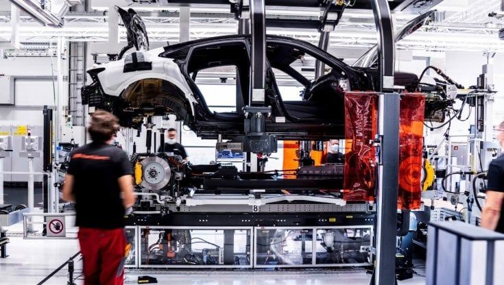 Benzina e diesel, stop dal 2035; ora il governo vuole rivedere gli incentivi
