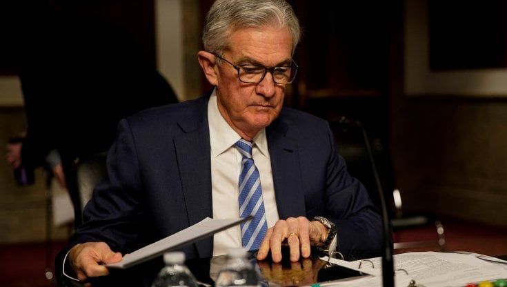 Le Borse di oggi, 9 dicembre 2021. I mercati Ue chiudono in rosso per i timori Covid, Unicredit trascina Piazza Affari