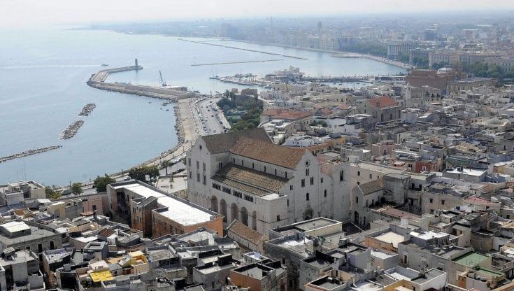 Cultura, Bari in finale per la Capitale italiana 2022: il dossier punta su san Nicola e il suo culto