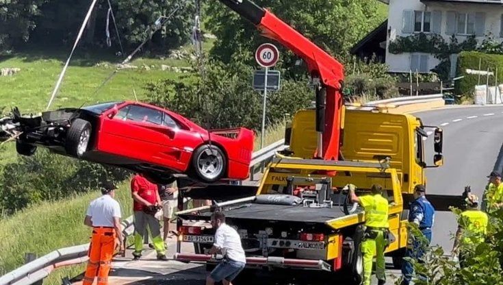 Altro che festa d'epoca: Ferrari F40 distrutta in Svizzera
