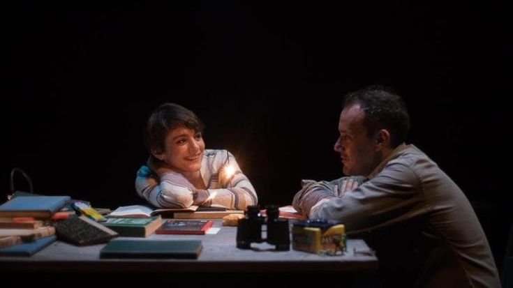 “Uccellini” di Rosalinda Conti al Teatro Vascello, fratture di confine