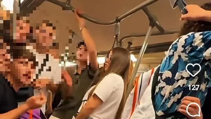 Studenti siciliani in Thailandia insultano una donna sul treno, l’ambasciata italiana si scusa