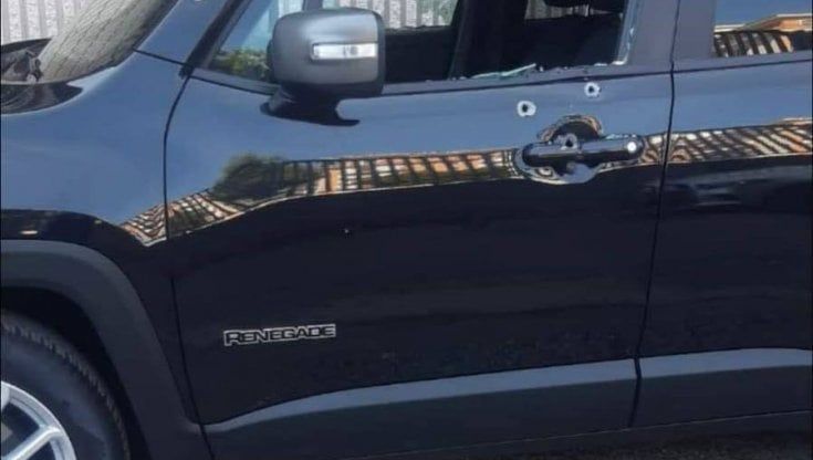 Spari contro l'auto del capitano del Foggia dopo la mancata promozione in B. L'ultima di una lunga scia di intimidazioni ai calciatori