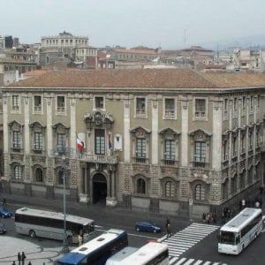 Catania, cadono calcinacci: chiusi due cavalcavia sulla tangenziale