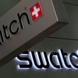 Si rompe il meccanismo dello Swatch: crollano i profitti, pesa anche il terrorismo