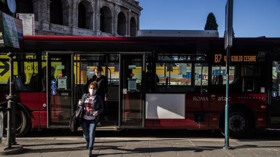 Coronavirus, in fase 2 Atac perde altri 90 bus nuovi: richiamati per difetto di fabbricazione