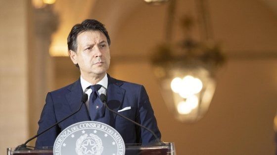 Sondaggio, il 49% degli italiani ha ancora fiducia nel governo Conte