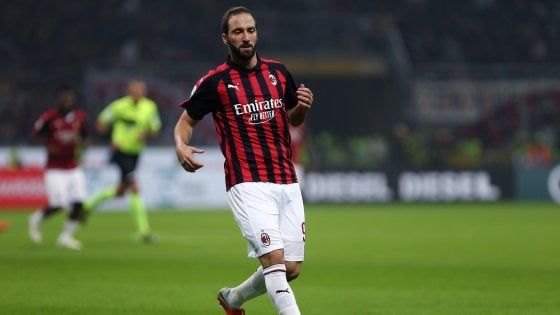 Milan, Higuain più forte del mal di schiena: contro il Torino ci sarà 
