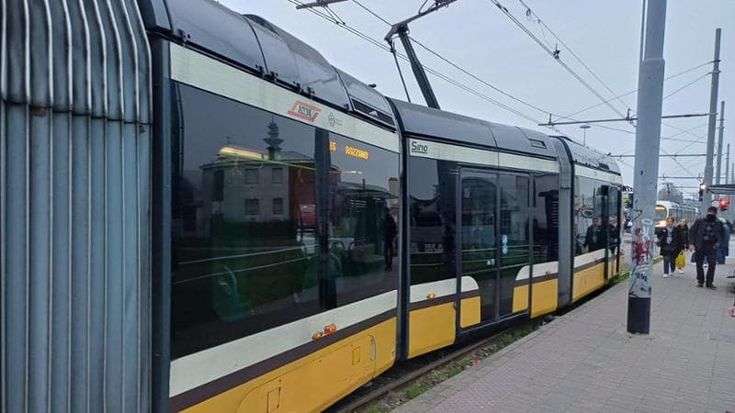 A Milano un altro tram esce dai binari: è il 15 vicino al capolinea. Terzo caso in undici giorni
