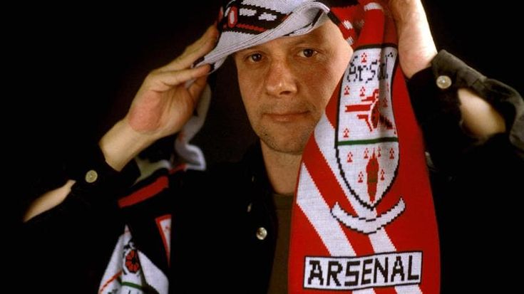 Nick Hornby: “L’Arsenal unisce tutti, la febbre a 90’ l’ho trasmessa ai miei figli”