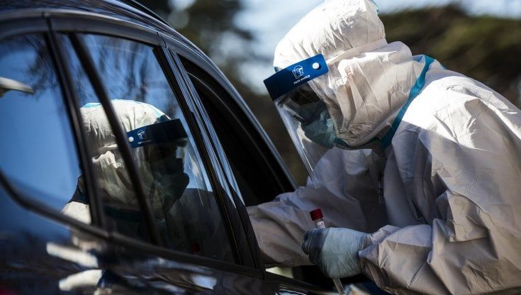Coronavirus, nel Lazio 1.100 nuovi casi e 59 decessi. 115 mila le dosi di vaccino somministrate  