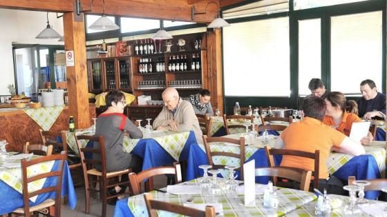 All'ex Circolo Italgas si fanno grandi tavolate e il conto è superpop