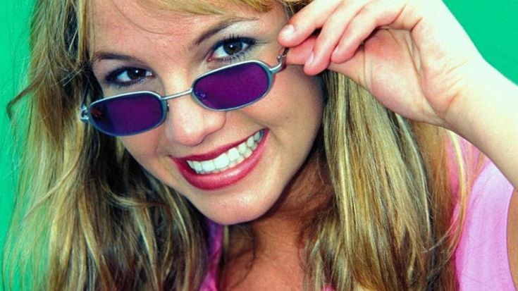 Fuga dal palco. Britney Spears, Rage Against The Machine e Selena Gomez vogliono spegnere la musica