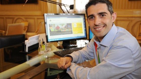 Regio, inchiesta archiviata. Pizzarotti: "Niente più scuse, ora i vertici del M5s chiariscano"