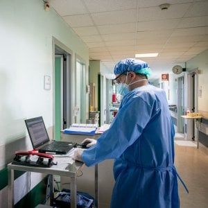 Coronavirus, frenano ancora i contagi. In Liguria 15 morti nelle ultime 24 ore