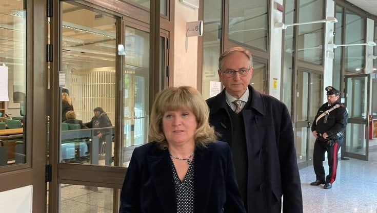 Rapinatori uccisi dal gioielliere a Grinzane Cavour, parla la moglie: “Pensavo di morire”