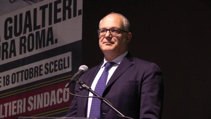 Gualtieri vince a Roma, la festa al comitato: "Sarò il sindaco di tutti. Al lavoro per rilancio città"