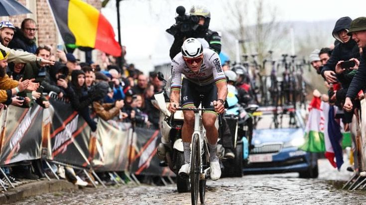 Il Koppenberg e la caduta degli angeli ribelli: così Van der Poel ha dominato il Giro delle Fiandre